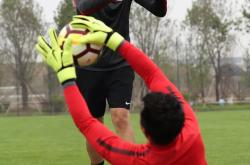 开云体育在线-教练组严格管理，球员状态逐渐回暖的简单介绍