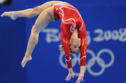 开云体育官方网站-字母哥爆发，篮网节奏掌控广厦队，现代篮球的战术交响曲