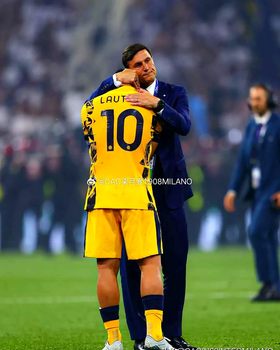 斯图加特客场逆转,取得关键三分 斯图加特客场逆转,取得关键三分