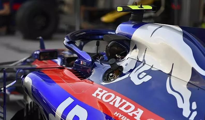 关于红牛车队横扫梅赛德斯，拉塞尔惊艳四座的信息