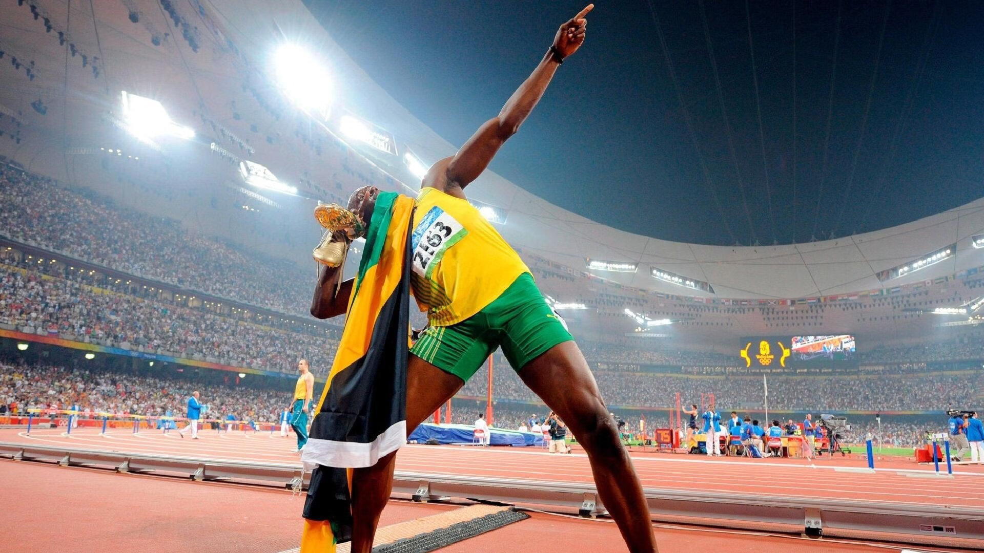 跨界狂想，锡安驾驶爵士强行终结步行者，F1新赛季揭幕战惊现篮球法则？