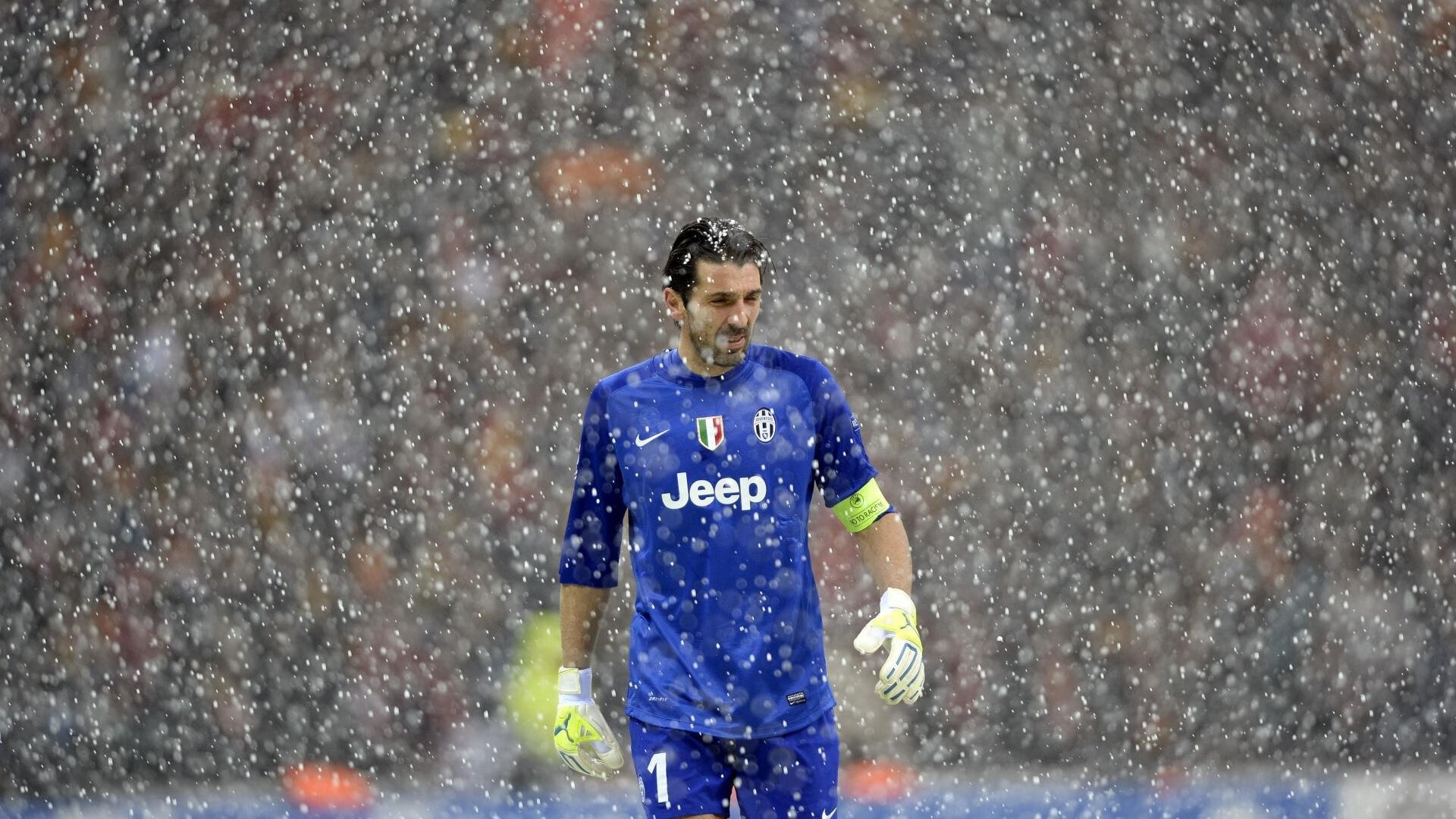 赛道上的救赎，爱德华兹的F1年度争冠之夜