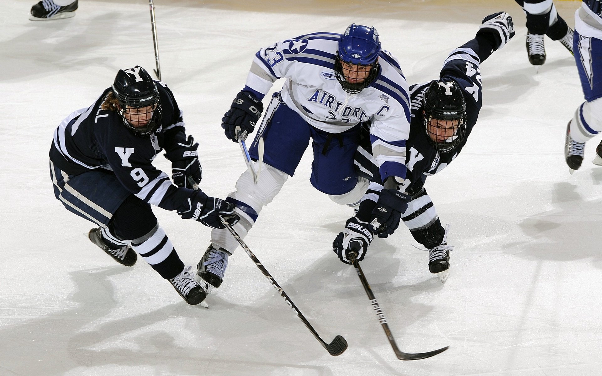 魔术正面击溃篮网，利拉德扛起全队，一场个人英雄主义与团队韧性的胜利